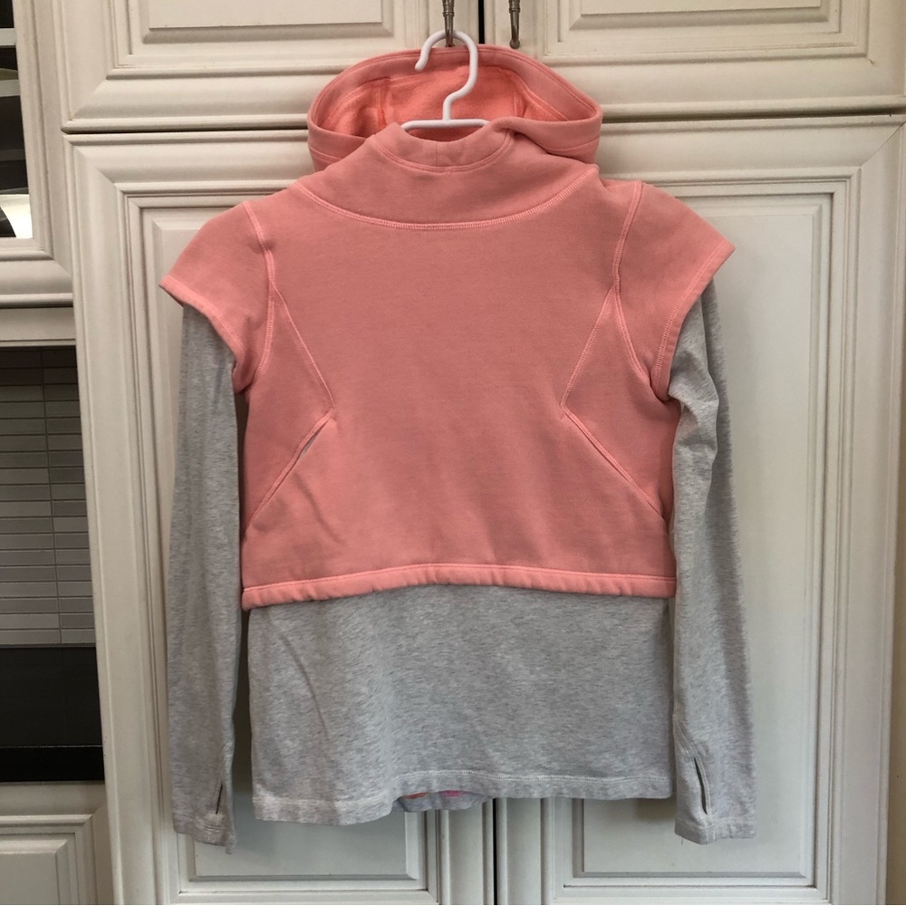 Ivivva girl’s hooded t-shirt / sweatshirt